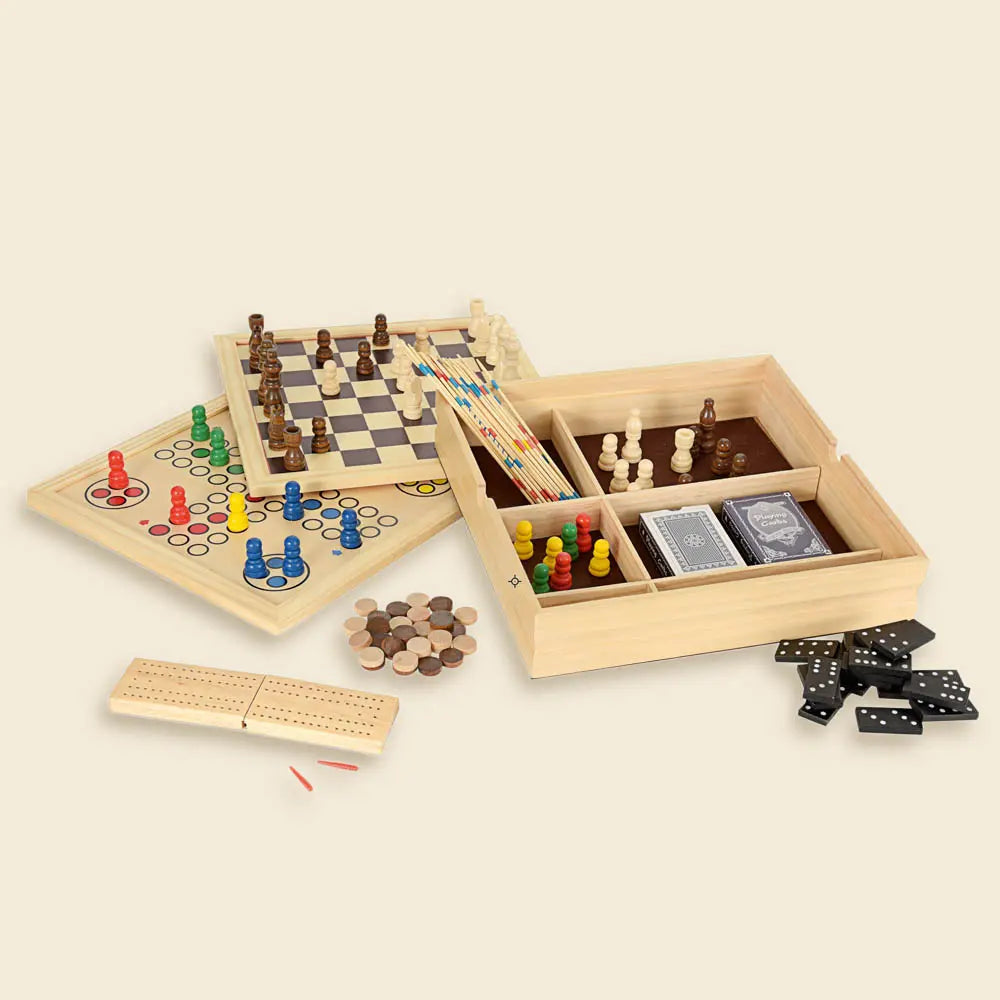 Egmont Toys Caja con 11 Juegos Clásicos