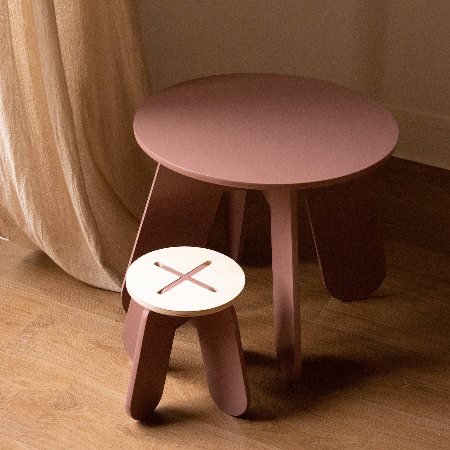 Mesa de madera para niños morada: Purple