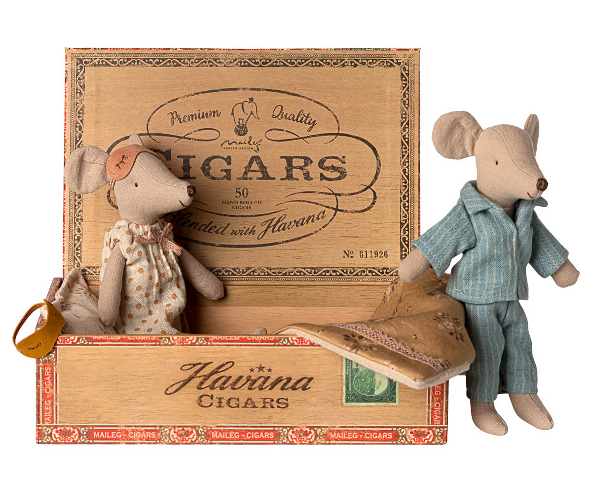 Mamá y papá ratón en caja de cigarros - Maileg
