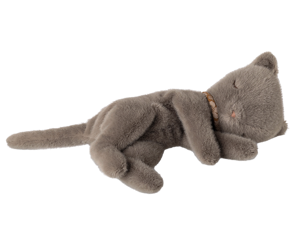 Peluche Gatito Durmiente Pequeño - Gris (Sleeping kitten plush, Small - Grey) – Maileg