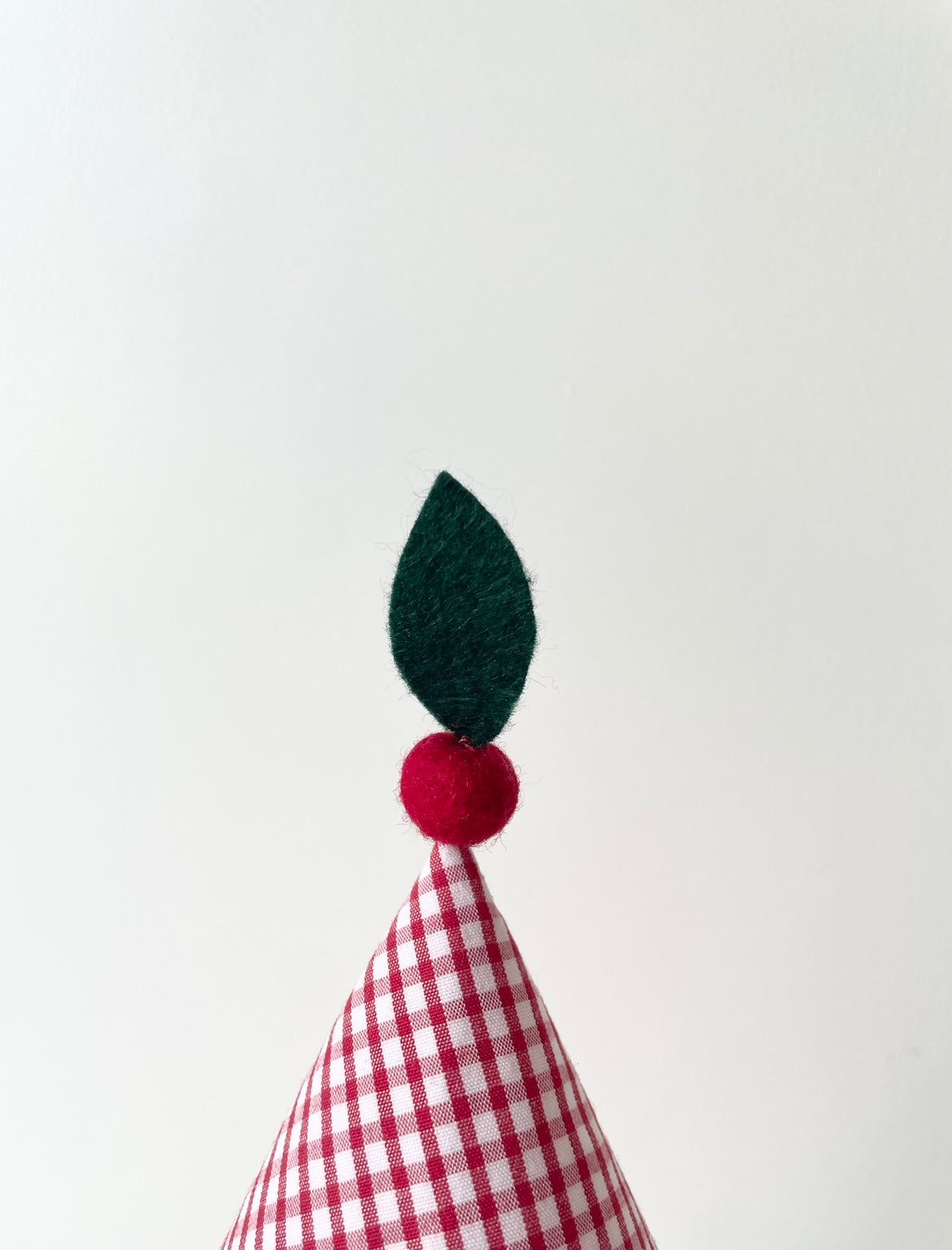 Sombrero Puntiagudo con Manzana - Bombón