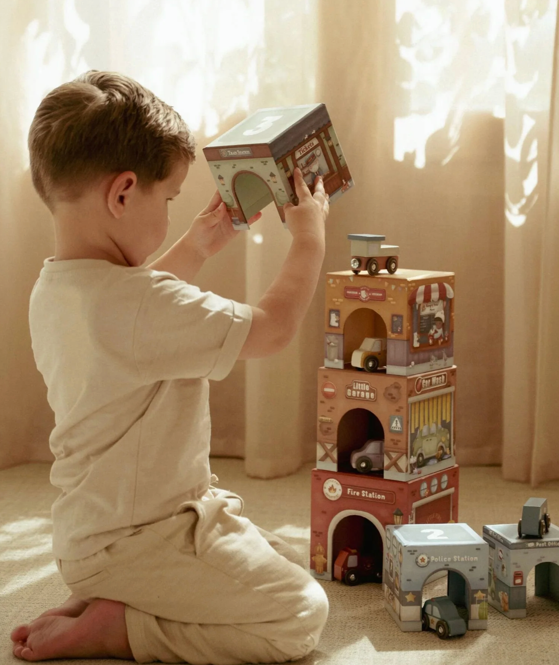Torre Enjcajable Ciudad Con Coches - Little Dutch