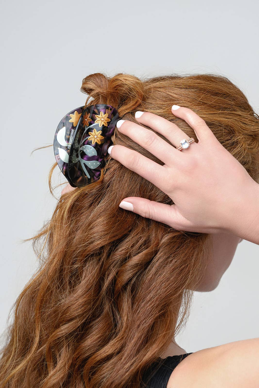 Pinza para el pelo con forma de flor de Lady's Mantle en acetato morado y dorado