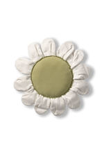 Reverso del cojín White Daisy, con centro liso de color oliva rodeado de pétalos en tono marfil.