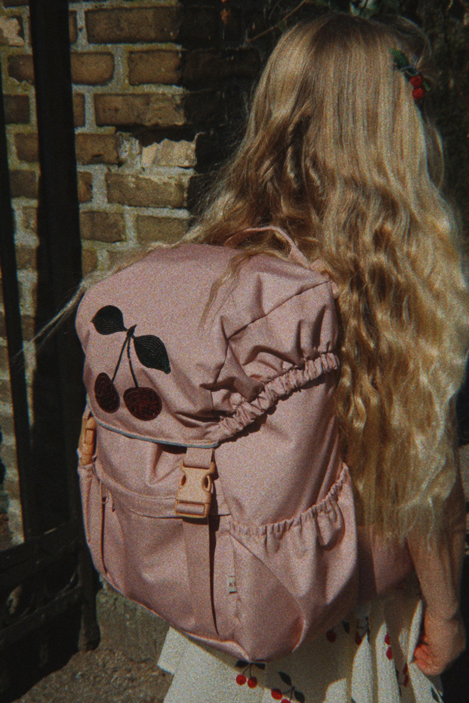 Mochila escolar Clover Cherry - Konges Sløjd