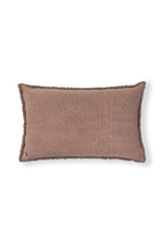 Cojín rectangular Stonewashed Soil Brown de Lorena Canals.