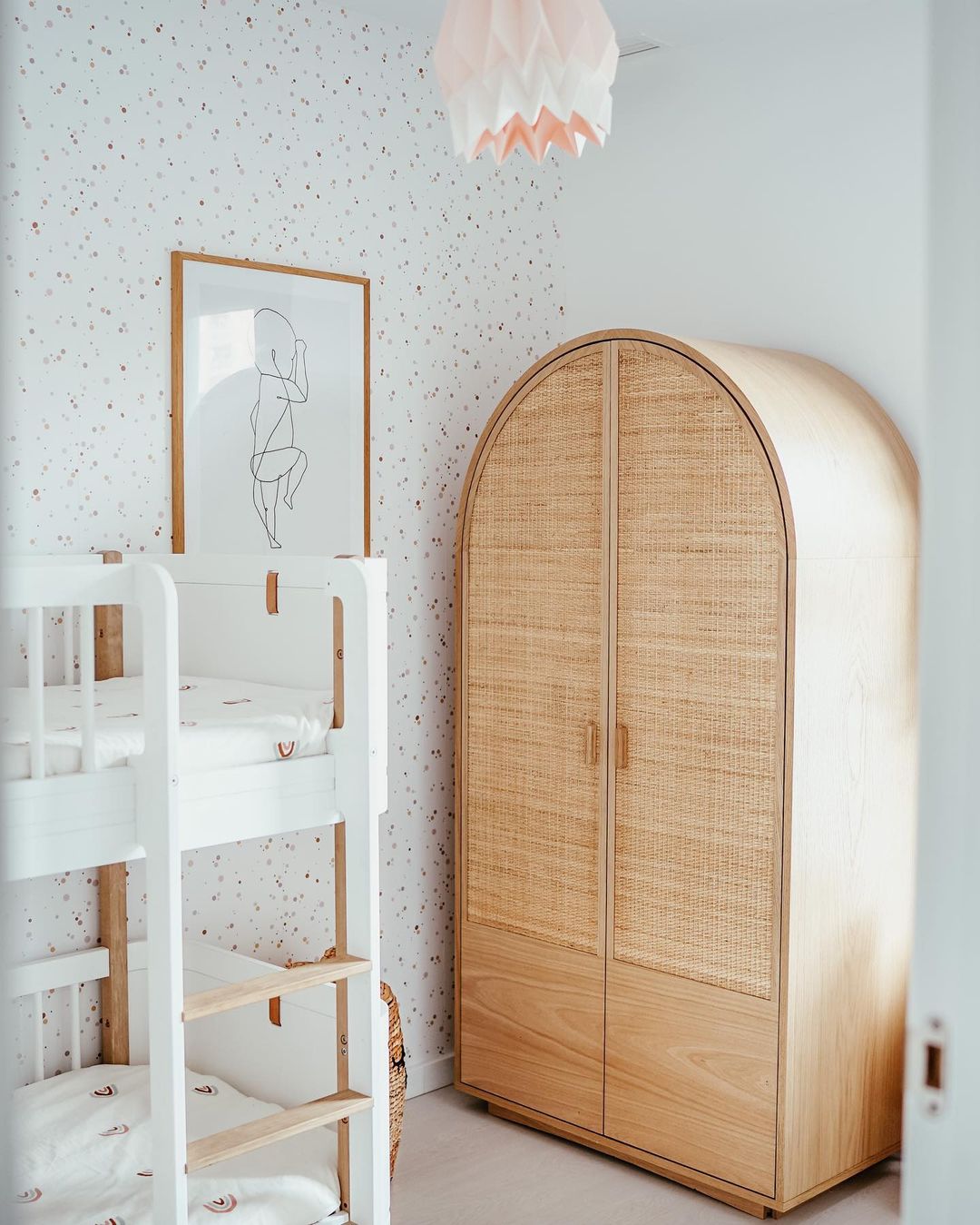 Papel Pintado Mini Puntos Canela y Rosa (Simple Dots Minimini Cinnamon Powder Pink Tapeta) – Dekornik